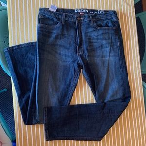 Men’s Denizen Dark Blue Levi Jeans